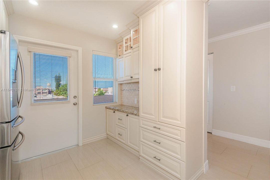 Recently Sold: $269,900 (2 beds, 2 baths, 1100 Square Feet)