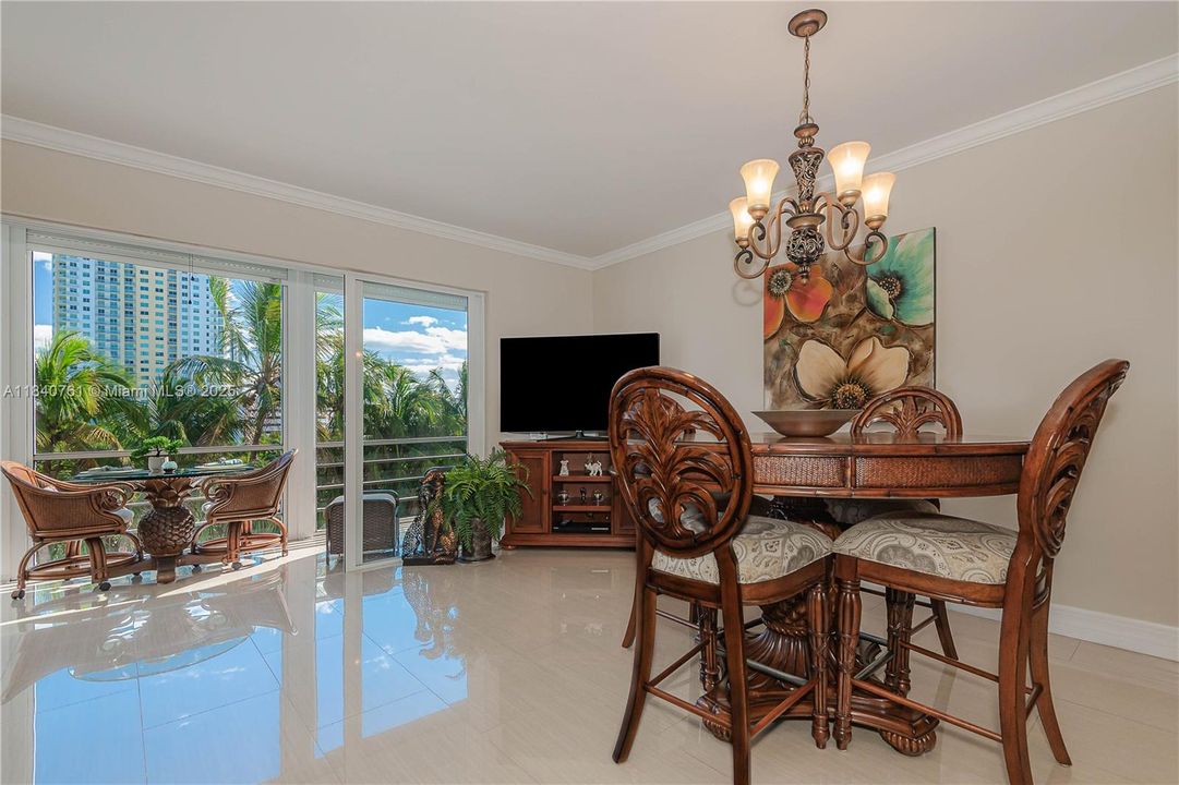 Recently Sold: $269,900 (2 beds, 2 baths, 1100 Square Feet)