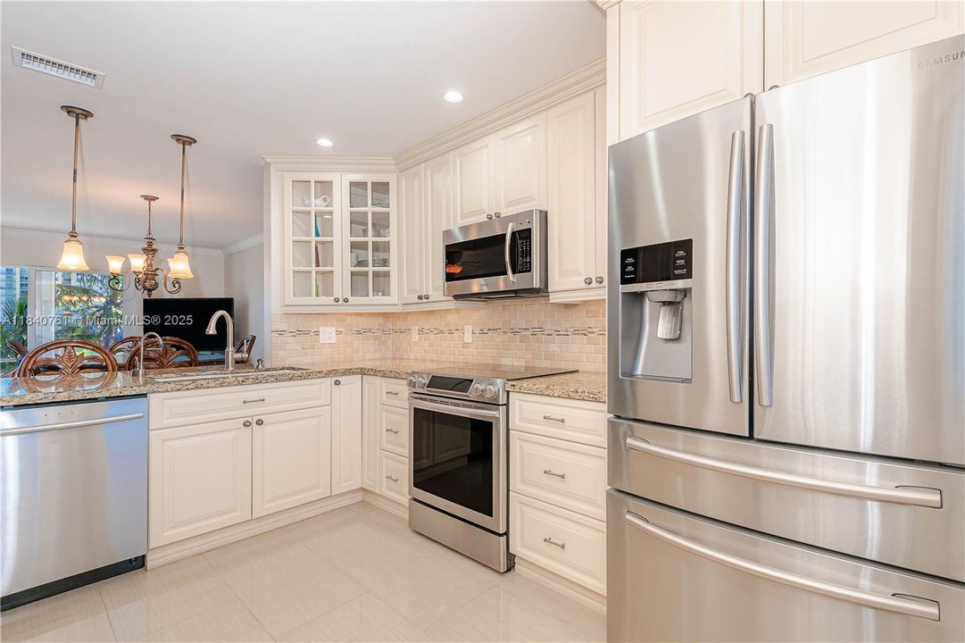 Recently Sold: $269,900 (2 beds, 2 baths, 1100 Square Feet)