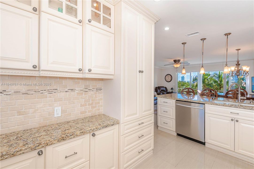 Recently Sold: $269,900 (2 beds, 2 baths, 1100 Square Feet)