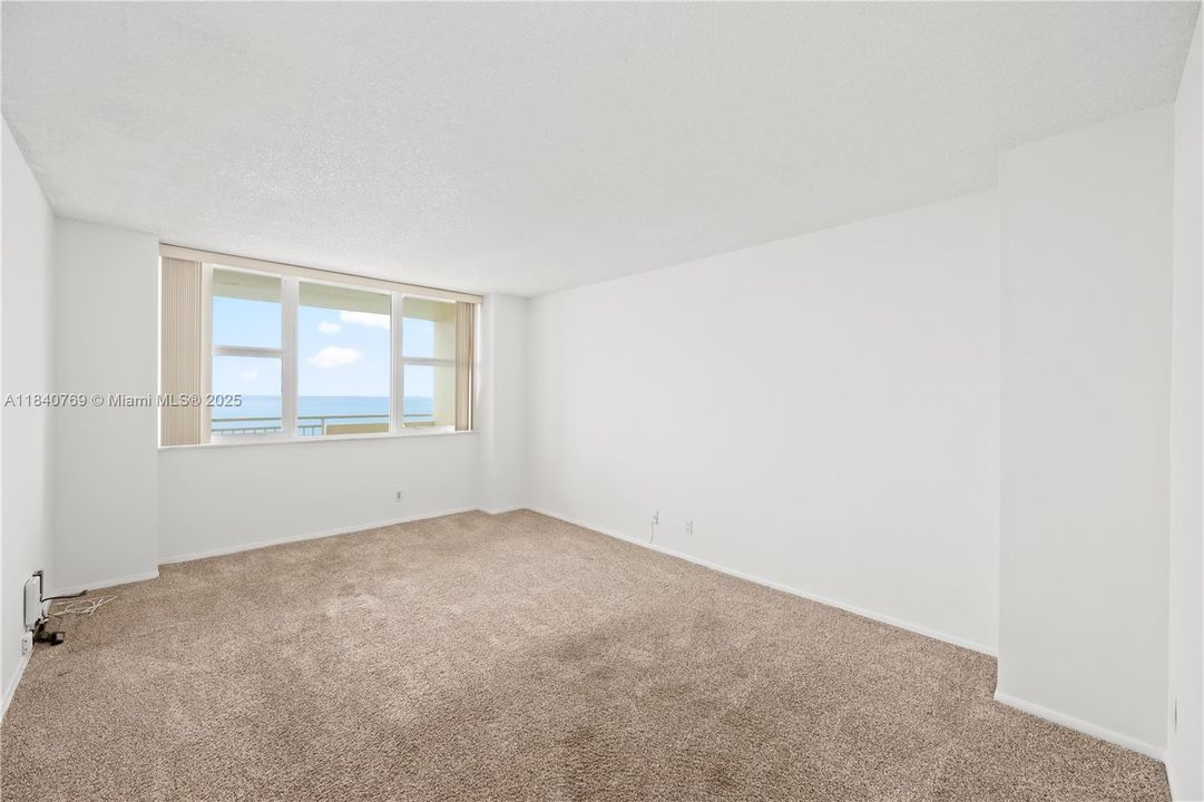 Recently Sold: $595,000 (2 beds, 2 baths, 1165 Square Feet)