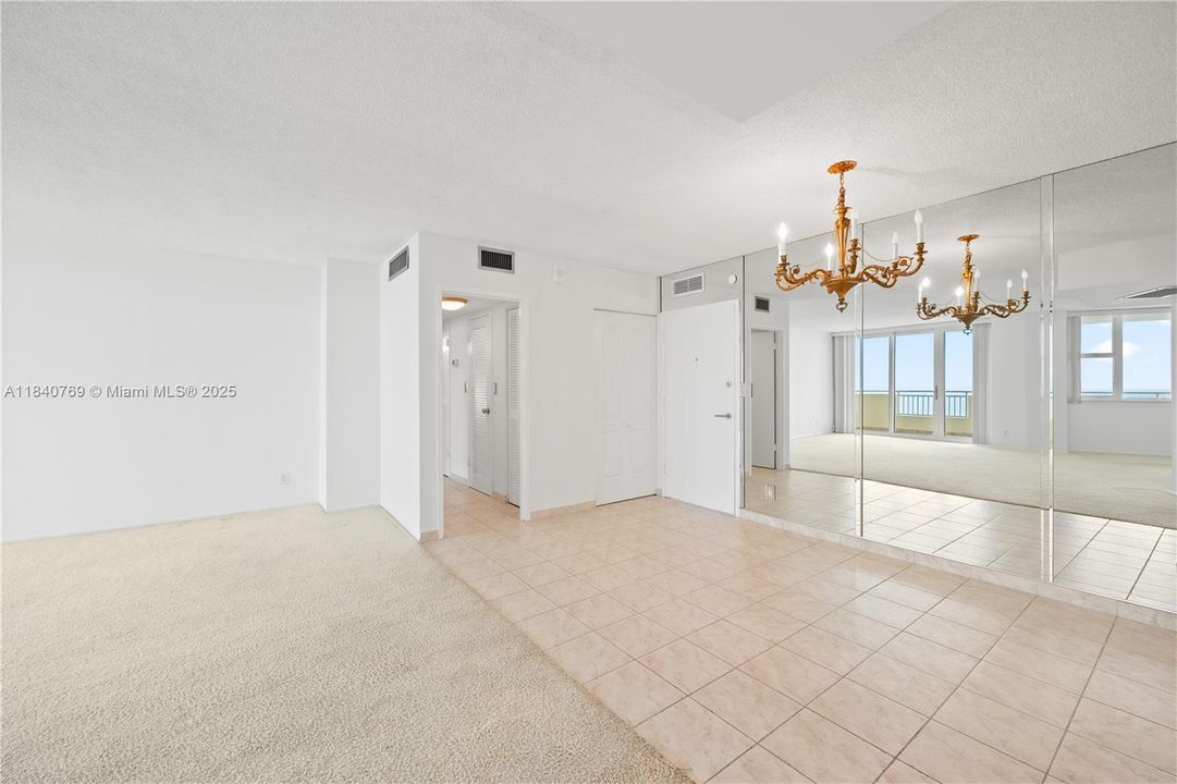 Recently Sold: $595,000 (2 beds, 2 baths, 1165 Square Feet)