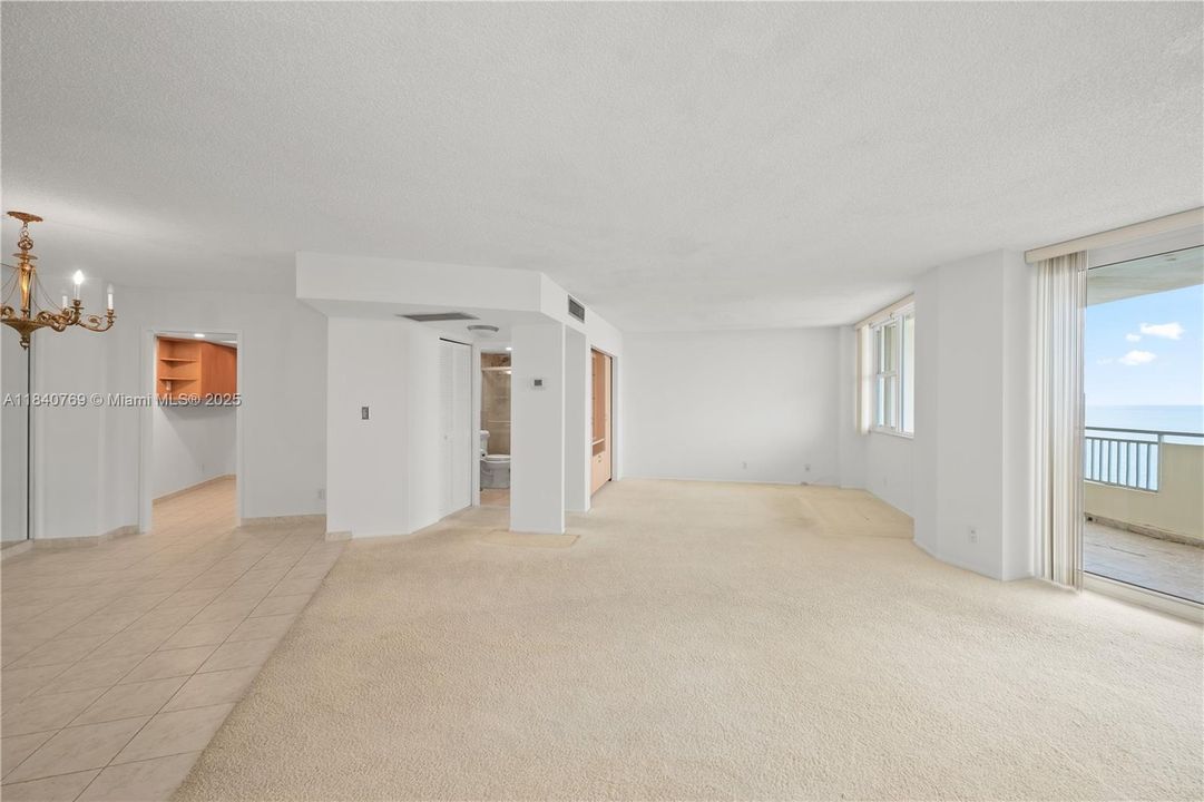 Recently Sold: $595,000 (2 beds, 2 baths, 1165 Square Feet)