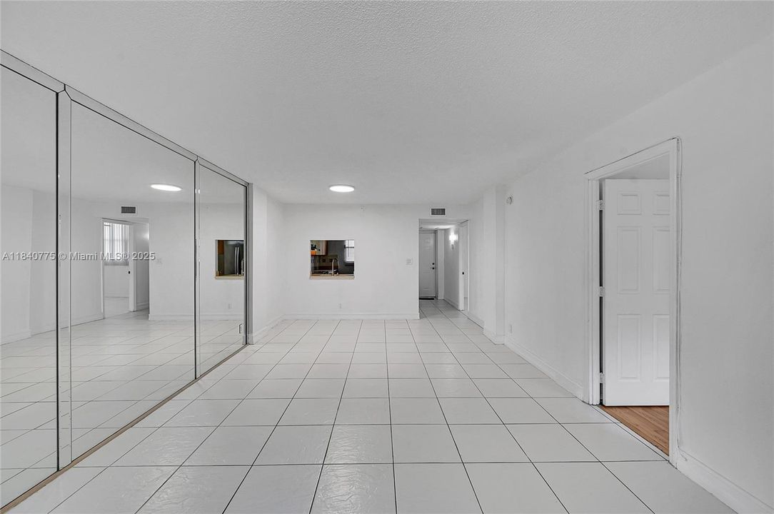 Active With Contract: $145,000 (2 beds, 2 baths, 975 Square Feet)