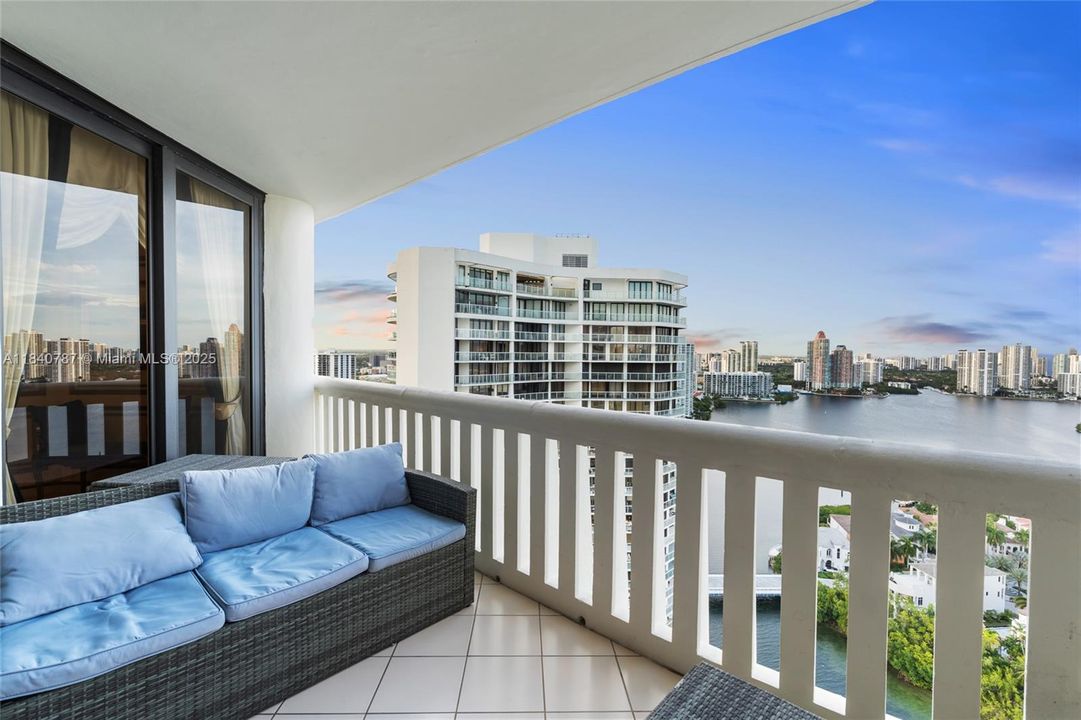 待售: $3,995,000 (5 贝兹, 6 浴室, 4281 平方英尺)