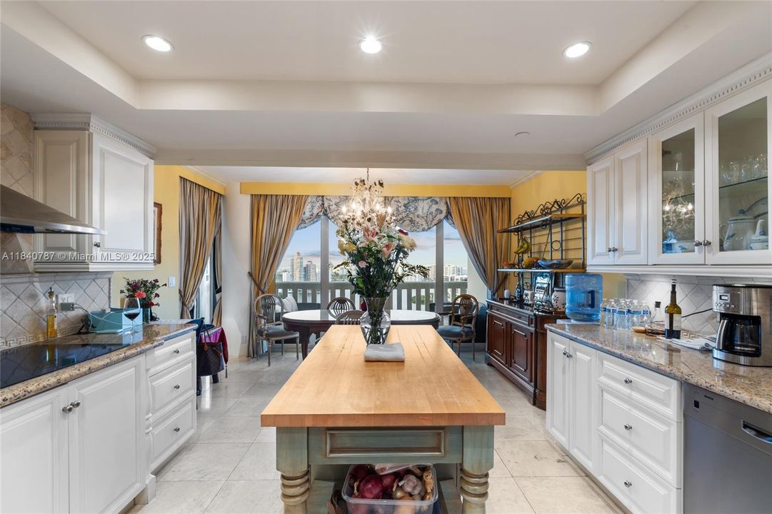 待售: $3,995,000 (5 贝兹, 6 浴室, 4281 平方英尺)