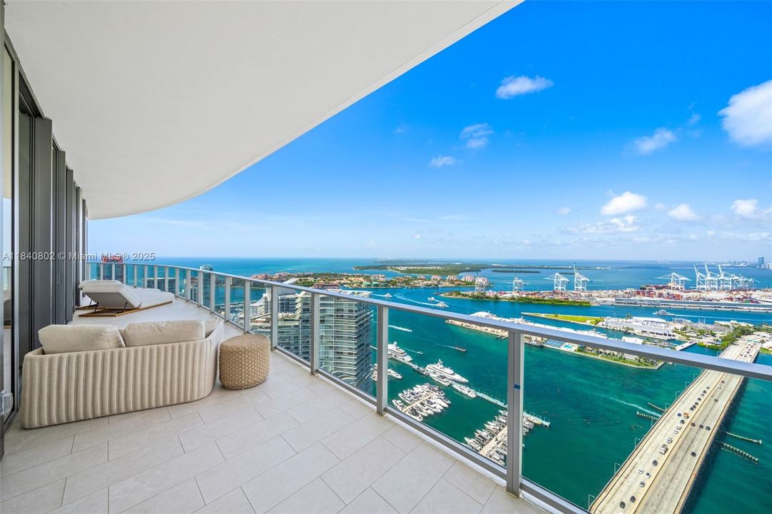 For Sale: $21,000,000 (5 beds, 6 baths, 6060 Square Feet)