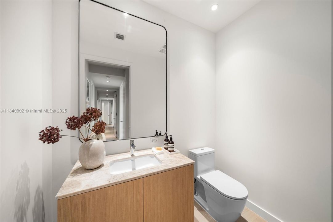 For Sale: $21,000,000 (5 beds, 6 baths, 6060 Square Feet)