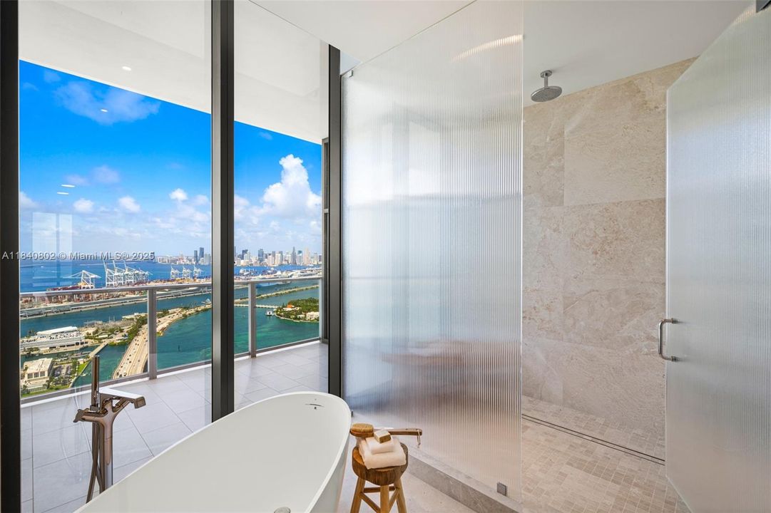 For Sale: $21,000,000 (5 beds, 6 baths, 6060 Square Feet)