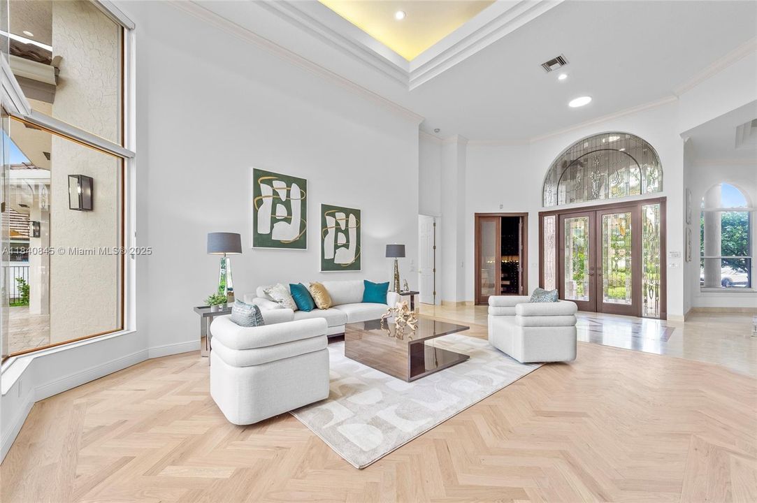 Недавно продано: $3,100,000 (5 спален, 5 ванн, 5167 Квадратных фут)