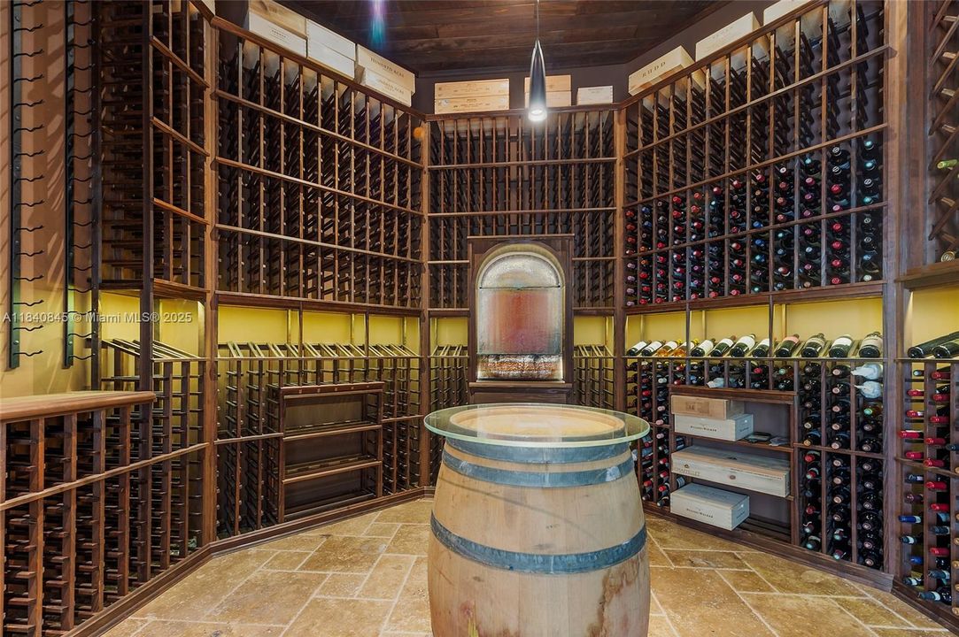 Недавно продано: $3,100,000 (5 спален, 5 ванн, 5167 Квадратных фут)