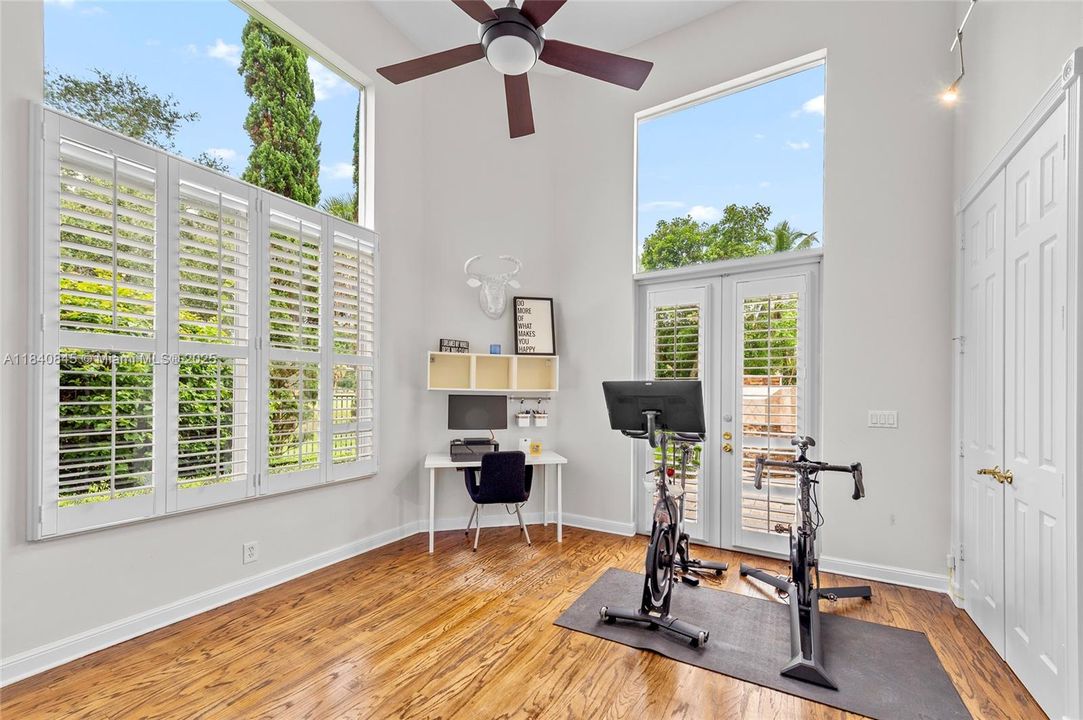 Недавно продано: $3,100,000 (5 спален, 5 ванн, 5167 Квадратных фут)