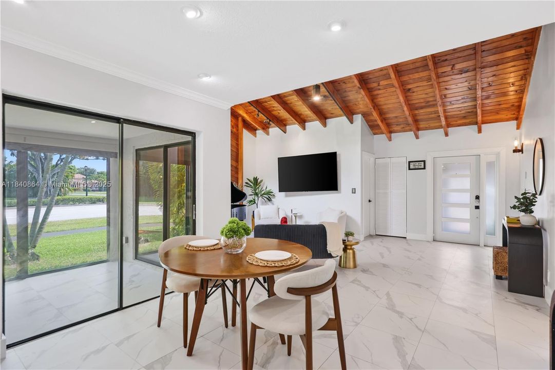 Active With Contract: $595,000 (2 beds, 2 baths, 1175 Square Feet)