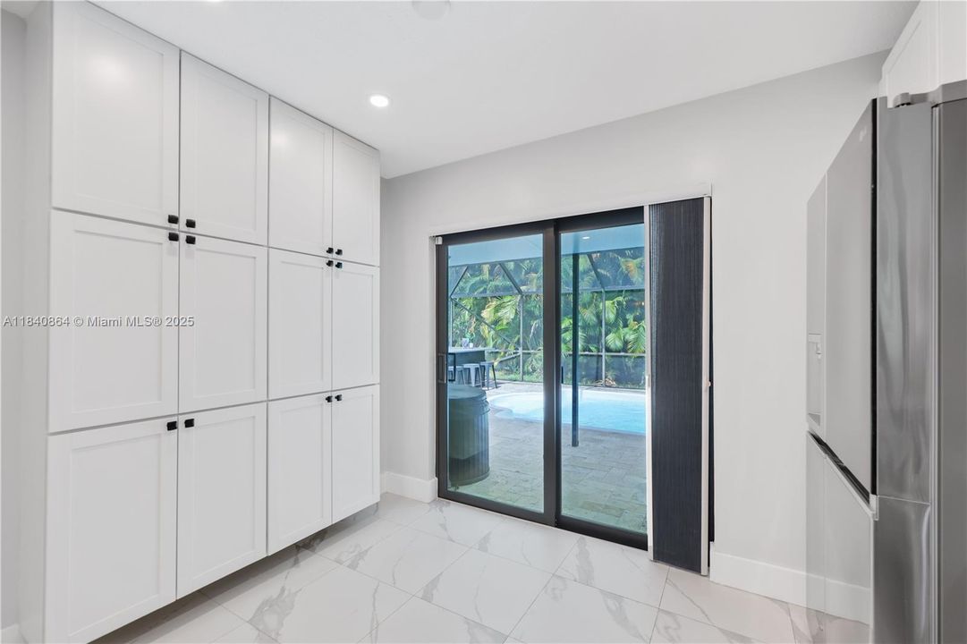 Active With Contract: $595,000 (2 beds, 2 baths, 1175 Square Feet)