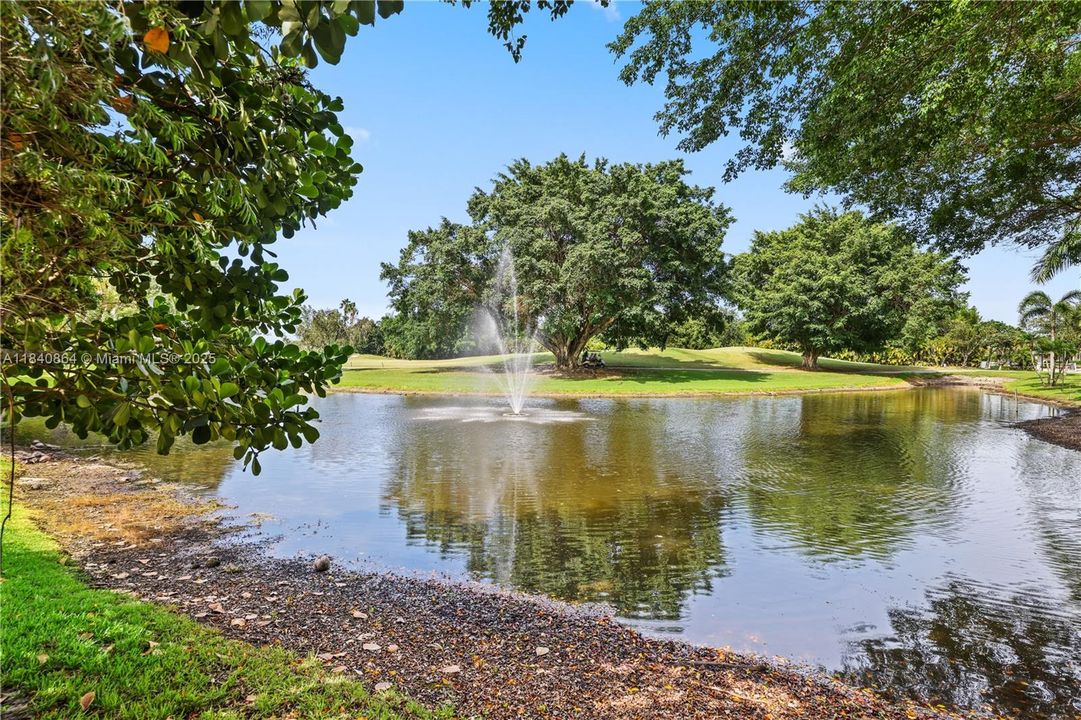 Active With Contract: $595,000 (2 beds, 2 baths, 1175 Square Feet)