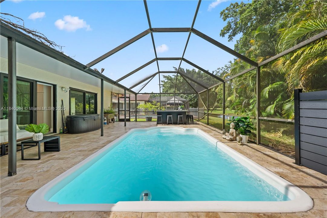 Active With Contract: $595,000 (2 beds, 2 baths, 1175 Square Feet)