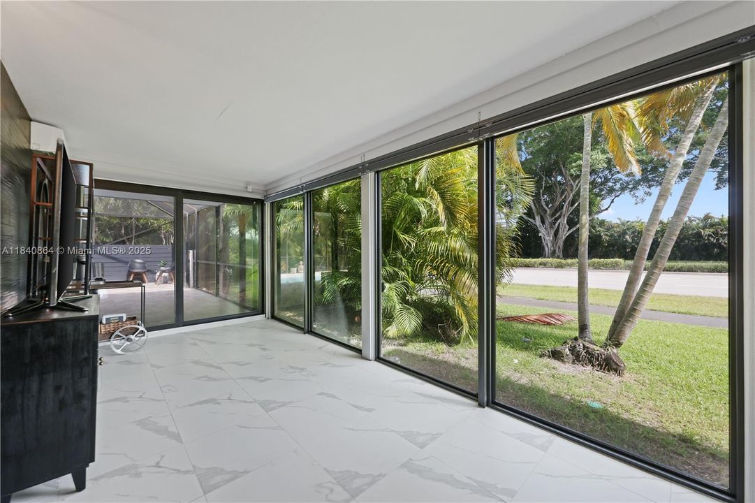 Active With Contract: $595,000 (2 beds, 2 baths, 1175 Square Feet)