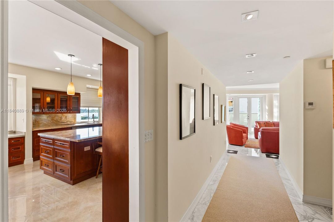 Recently Sold: $1,798,000 (3 beds, 2 baths, 2860 Square Feet)