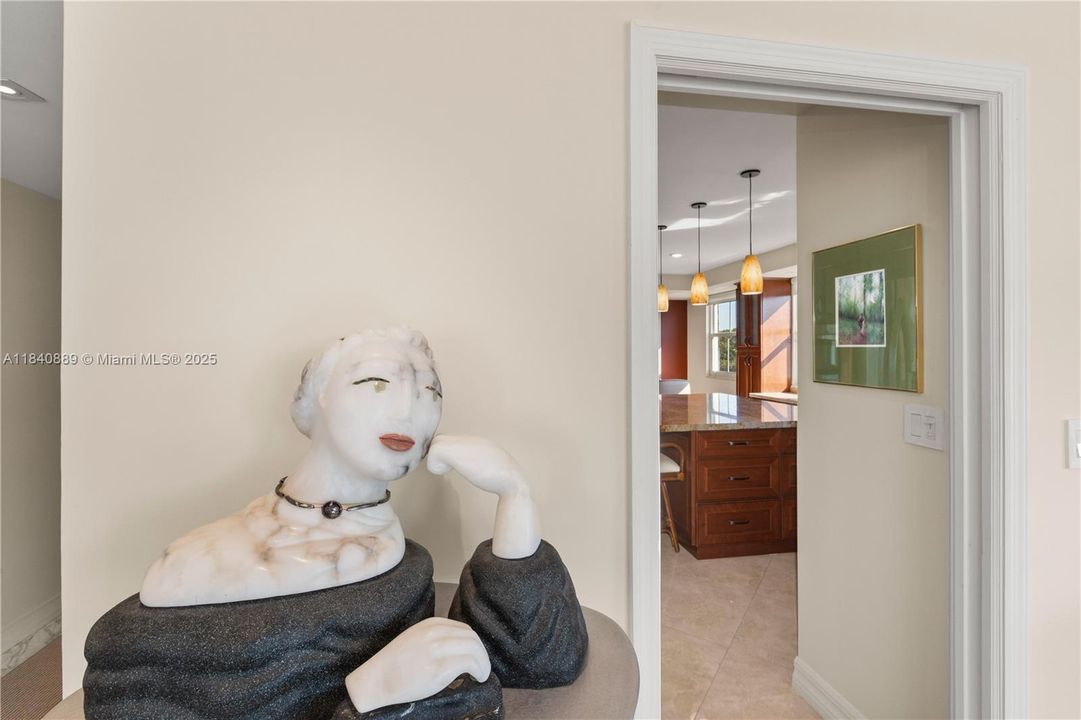 Recently Sold: $1,798,000 (3 beds, 2 baths, 2860 Square Feet)