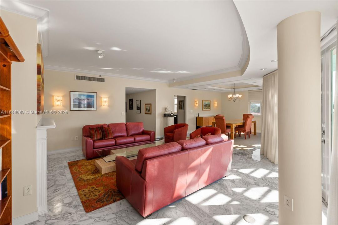 Recently Sold: $1,798,000 (3 beds, 2 baths, 2860 Square Feet)