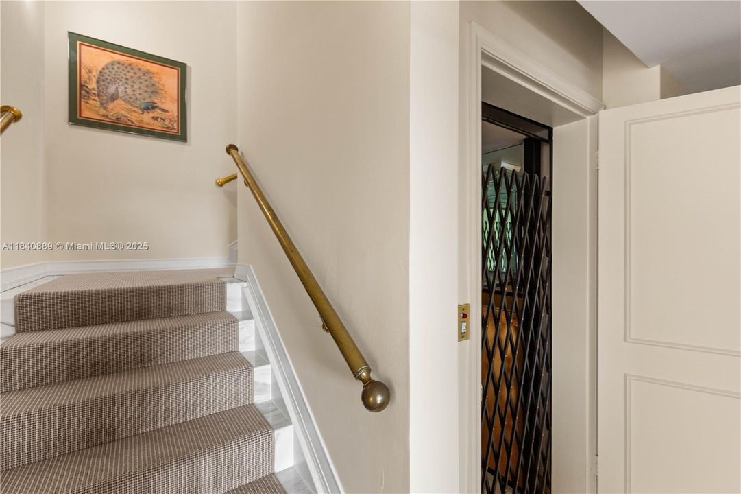 Recently Sold: $1,798,000 (3 beds, 2 baths, 2860 Square Feet)