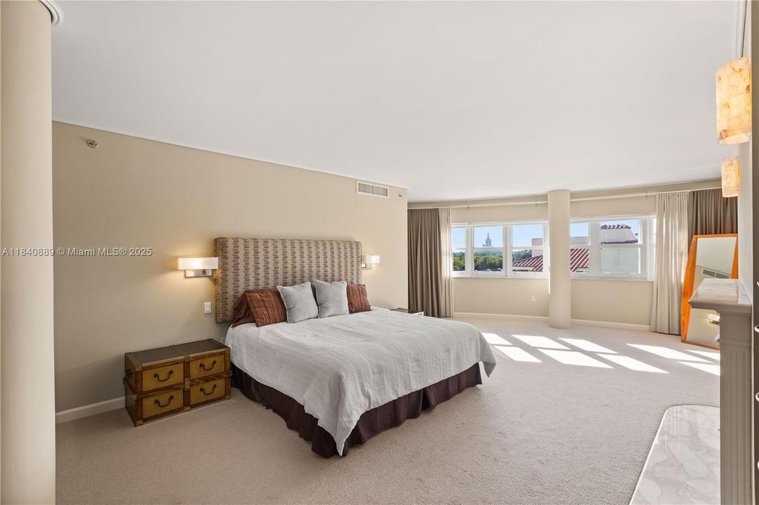 Recently Sold: $1,798,000 (3 beds, 2 baths, 2860 Square Feet)