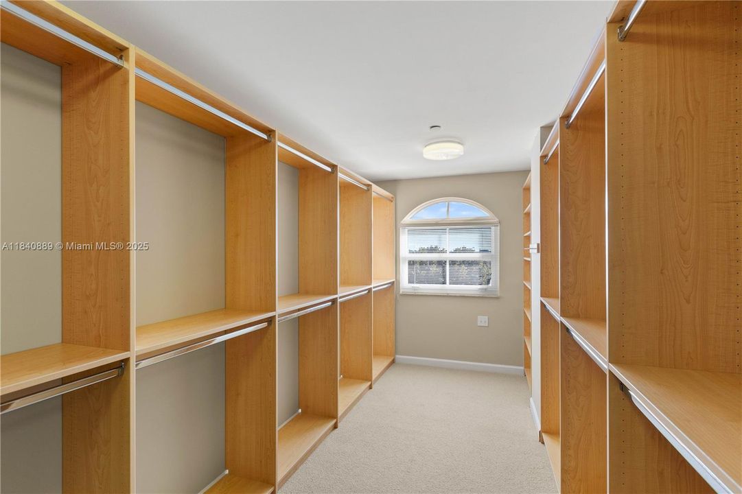 Recently Sold: $1,798,000 (3 beds, 2 baths, 2860 Square Feet)