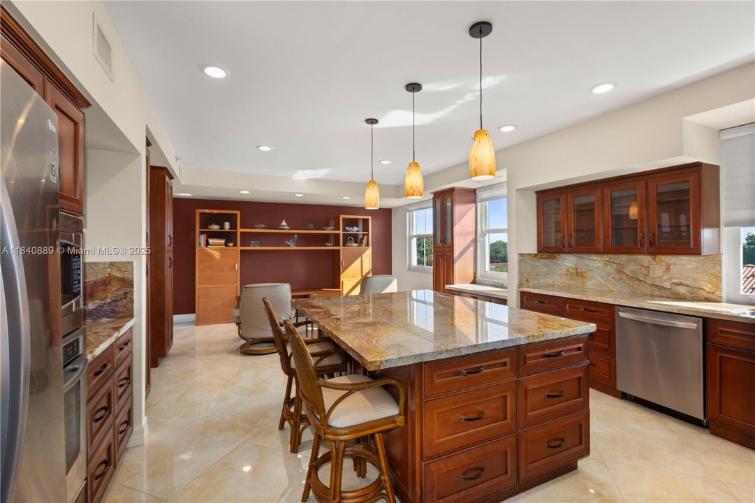 Recently Sold: $1,798,000 (3 beds, 2 baths, 2860 Square Feet)