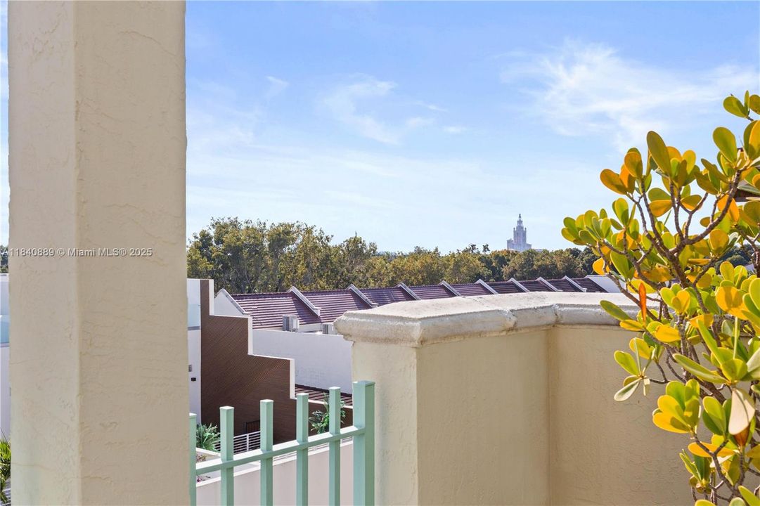 Recently Sold: $1,798,000 (3 beds, 2 baths, 2860 Square Feet)