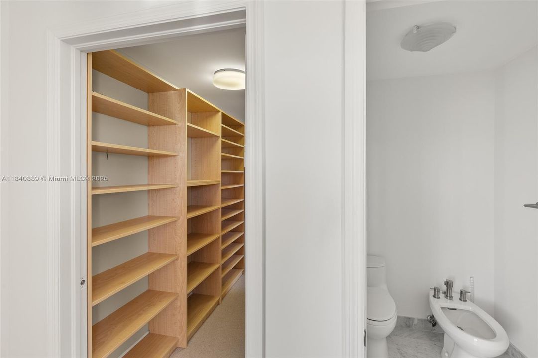 Recently Sold: $1,798,000 (3 beds, 2 baths, 2860 Square Feet)