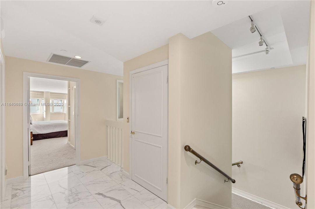 Recently Sold: $1,798,000 (3 beds, 2 baths, 2860 Square Feet)