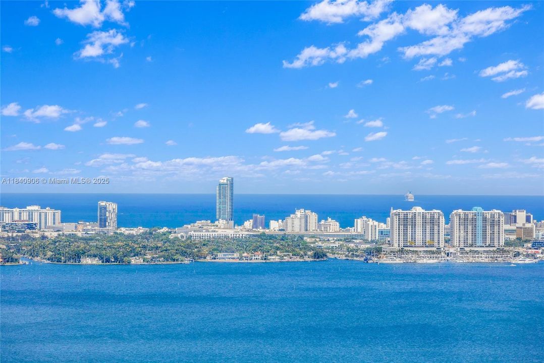 Recently Sold: $745,000 (2 beds, 2 baths, 1143 Square Feet)