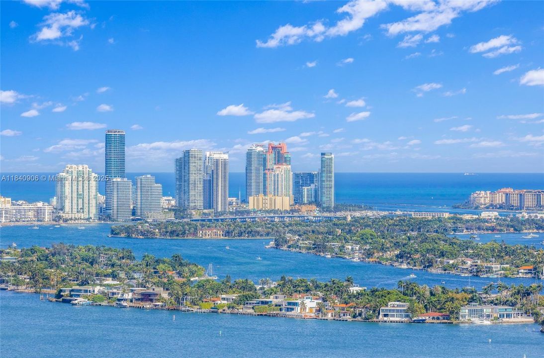 Recently Sold: $745,000 (2 beds, 2 baths, 1143 Square Feet)