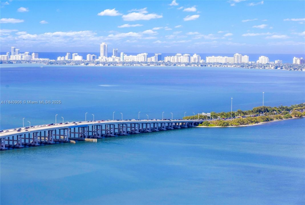 Recently Sold: $745,000 (2 beds, 2 baths, 1143 Square Feet)