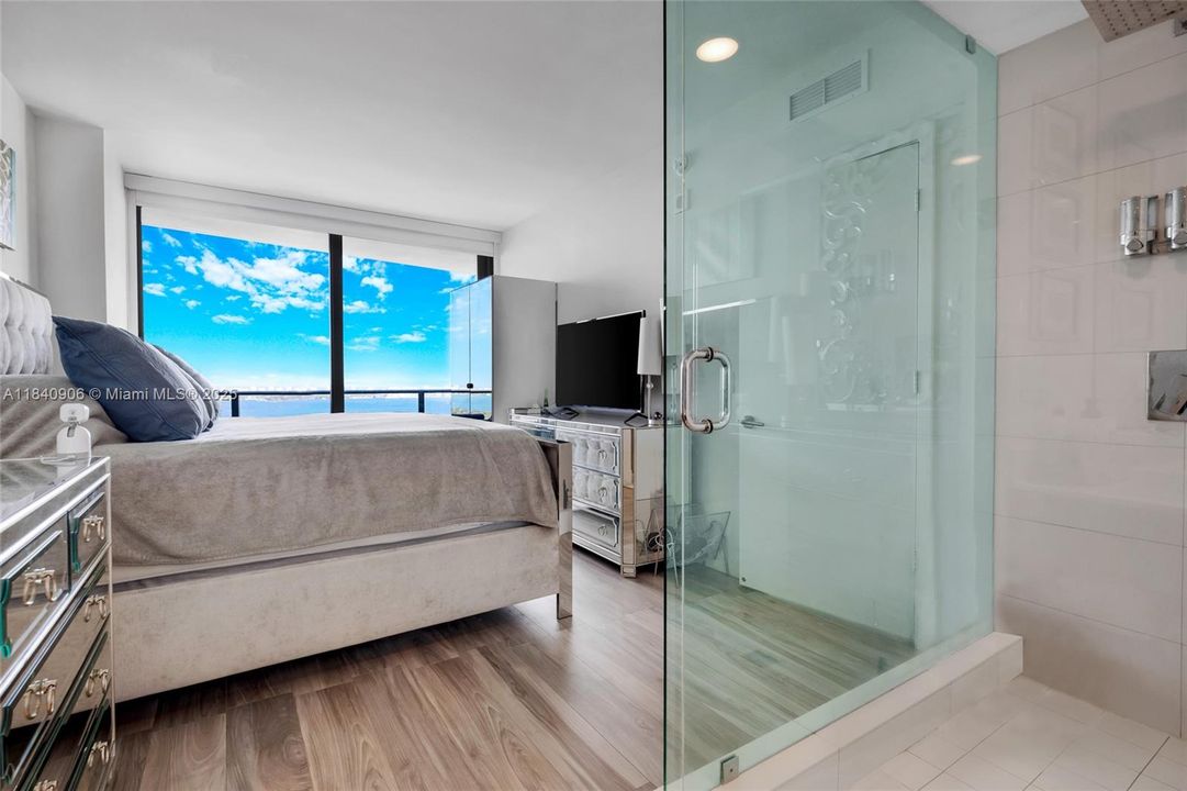 Recently Sold: $745,000 (2 beds, 2 baths, 1143 Square Feet)