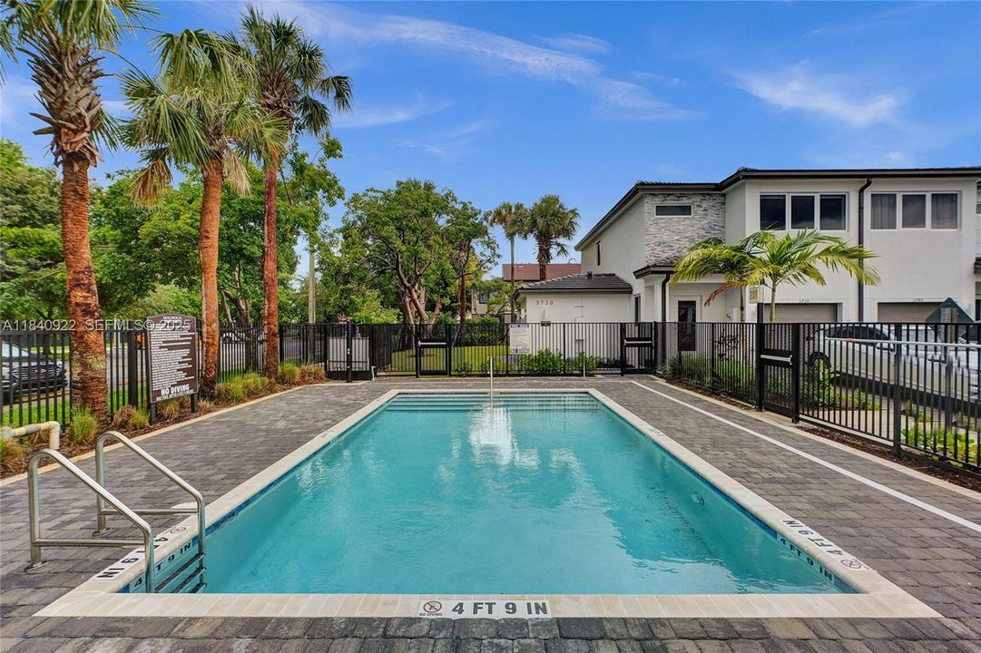 En Venta: $502,950 (3 camas, 2 baños, 1276 Pies cuadrados)