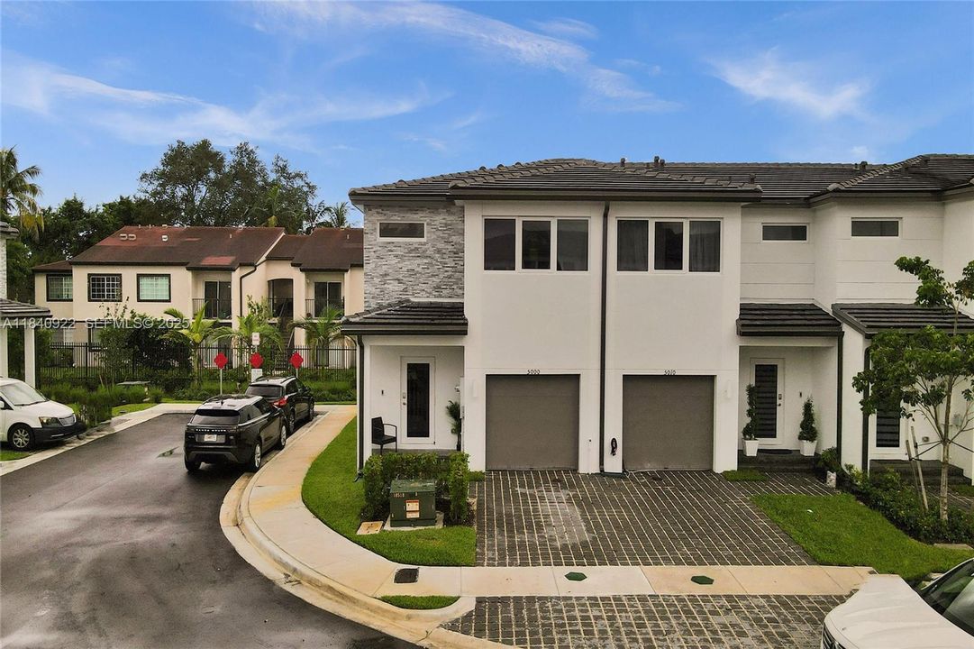 En Venta: $502,950 (3 camas, 2 baños, 1276 Pies cuadrados)