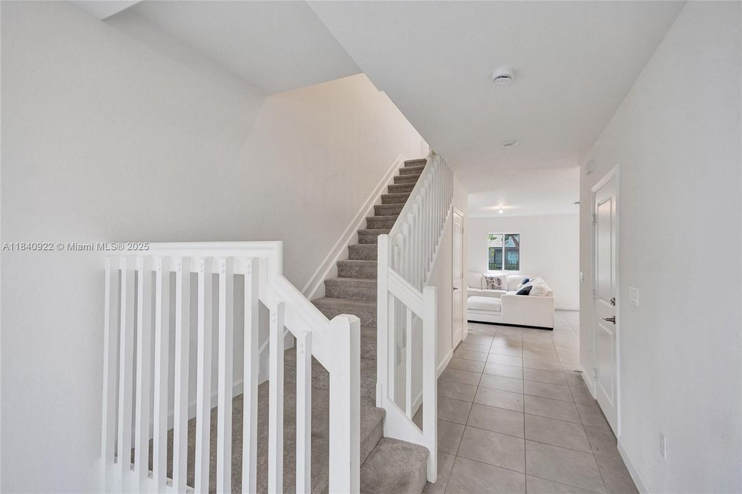 En Venta: $502,950 (3 camas, 2 baños, 1276 Pies cuadrados)