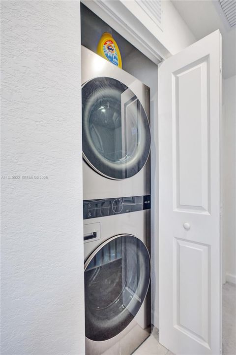 En Venta: $502,950 (3 camas, 2 baños, 1276 Pies cuadrados)