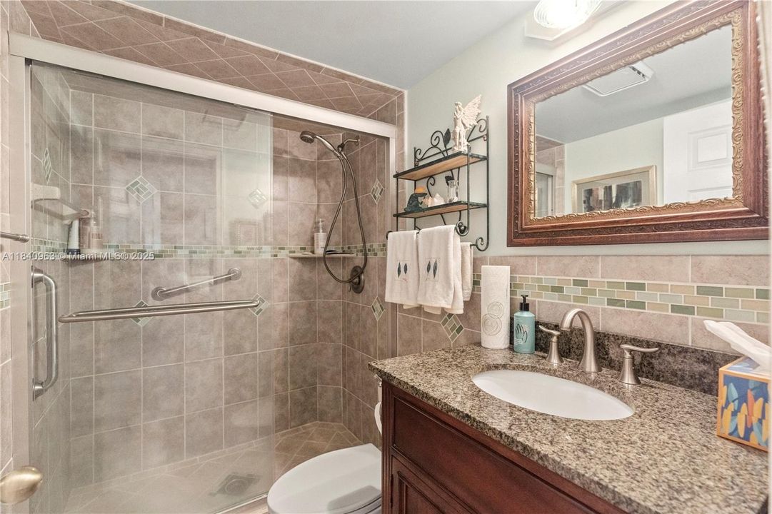 合同活跃: $5,300,000 (0 贝兹, 0 浴室, 0 平方英尺)