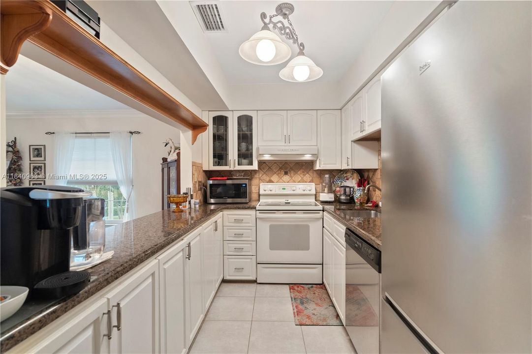 合同活跃: $5,300,000 (0 贝兹, 0 浴室, 0 平方英尺)