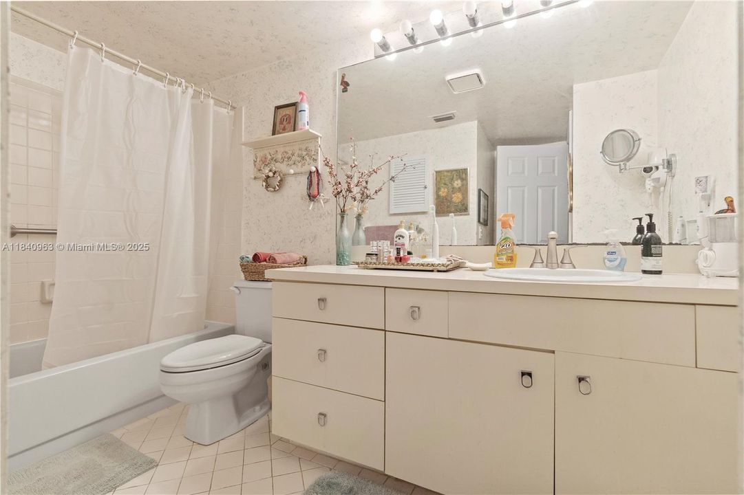 合同活跃: $5,300,000 (0 贝兹, 0 浴室, 0 平方英尺)