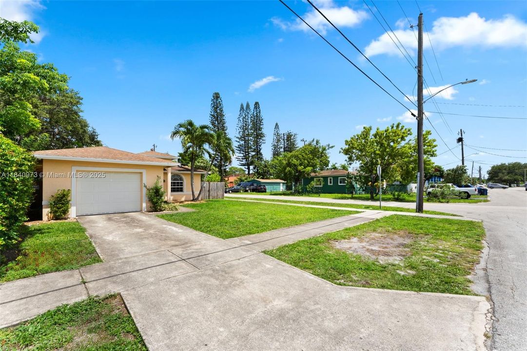 Recently Sold: $399,000 (3 beds, 2 baths, 1680 Square Feet)