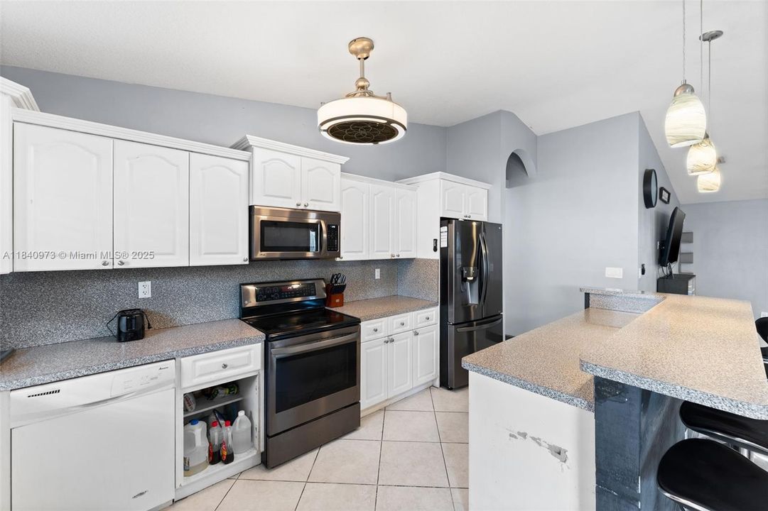 Recently Sold: $399,000 (3 beds, 2 baths, 1680 Square Feet)