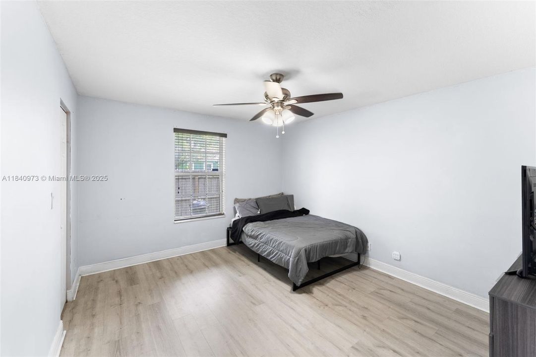 Recently Sold: $399,000 (3 beds, 2 baths, 1680 Square Feet)