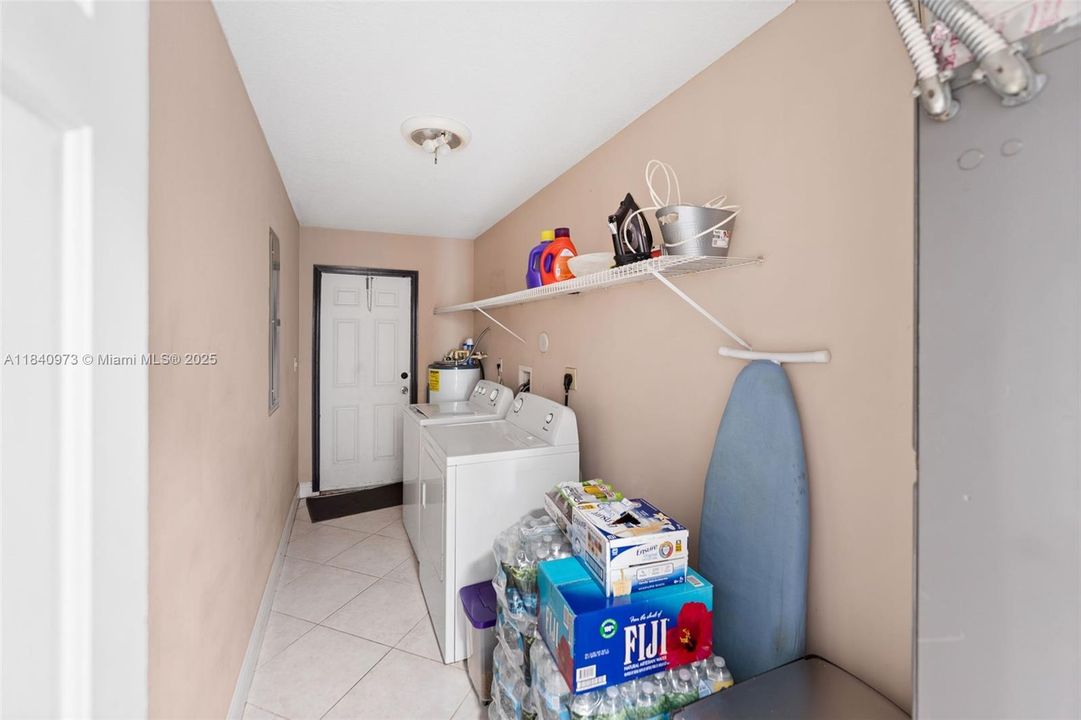 Recently Sold: $399,000 (3 beds, 2 baths, 1680 Square Feet)