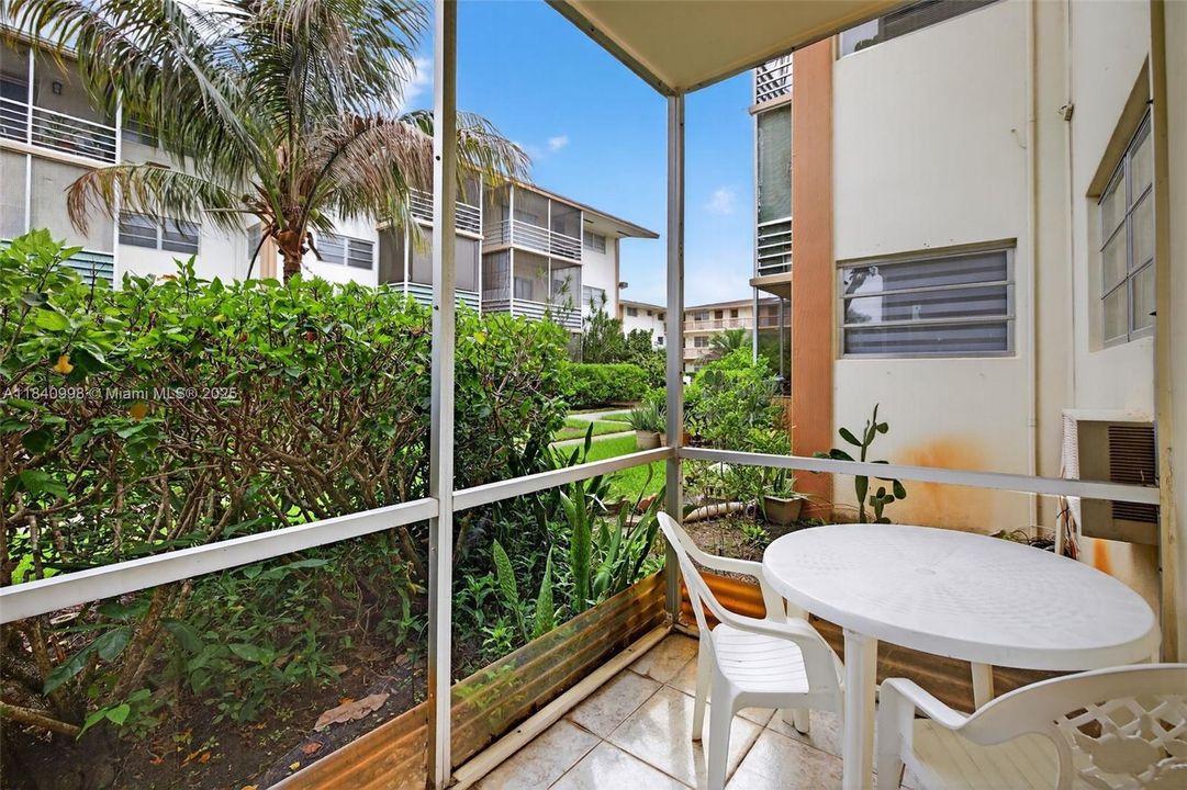 En Venta: $63,900 (1 camas, 1 baños, 688 Pies cuadrados)