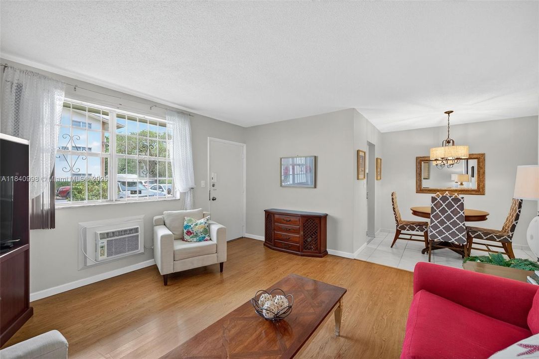 En Venta: $63,900 (1 camas, 1 baños, 688 Pies cuadrados)