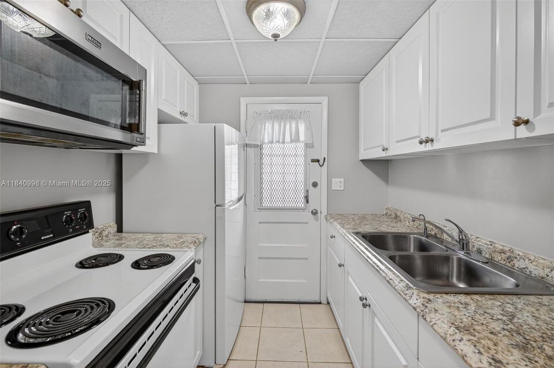 En Venta: $63,900 (1 camas, 1 baños, 688 Pies cuadrados)