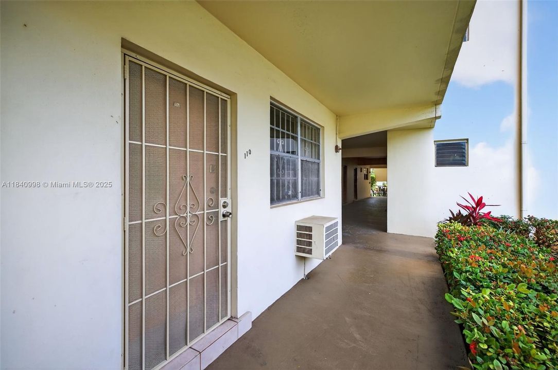 En Venta: $63,900 (1 camas, 1 baños, 688 Pies cuadrados)